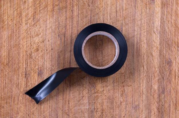 Do czego przydaje się taśma pakowa smart 48mm 50m czarna?