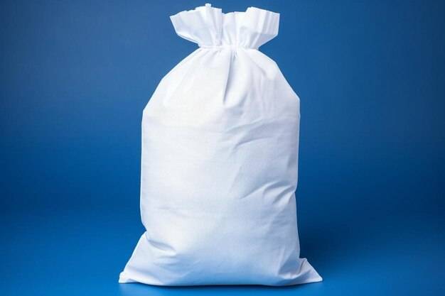 Do czego sprawdza się worek pp biały 50kg w opakowaniach po 100 sztuk?