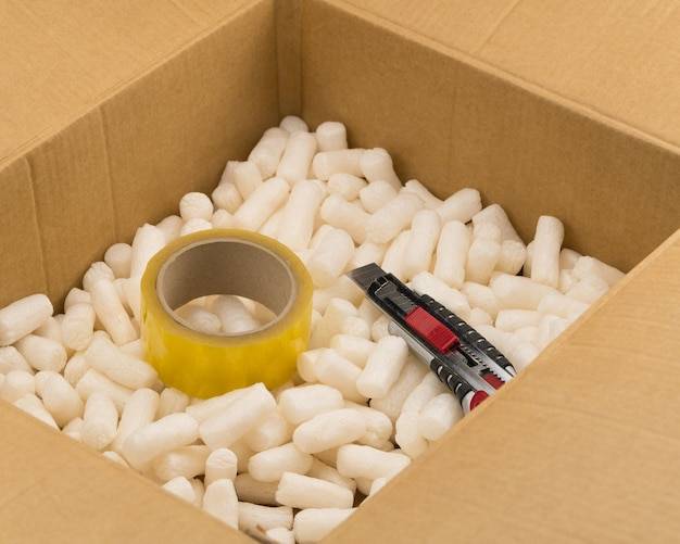 Jak działają wypełniacze tekturowe do paczek?