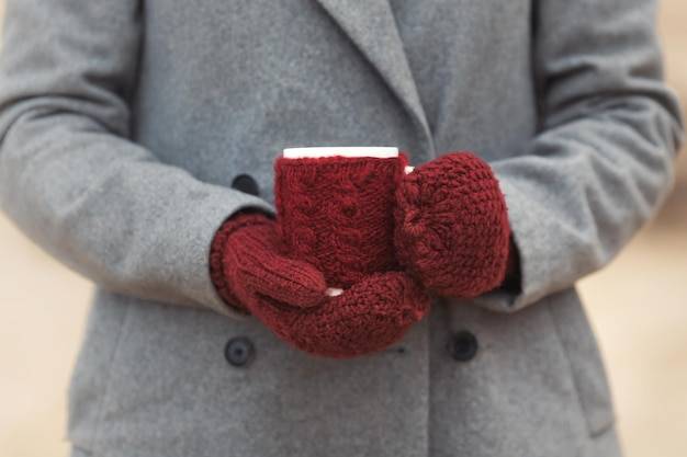 Jak wybrać rękawicę domową flokowaną Spara do codziennych prac?