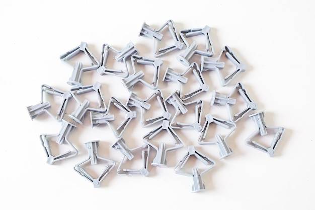 Jak wybrać zapinki metalowe 13mm 3000 sztuk do zabezpieczania ładunków?