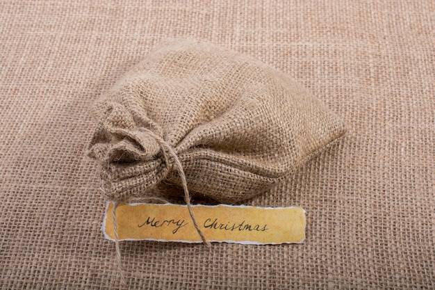 Jak wykorzystać worek strunowy eco 200x250 40um 100 sztuk w domu i biurze?