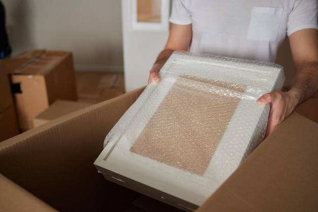 Jak zapakować dużą przesyłkę, by dotarła bezpiecznie?