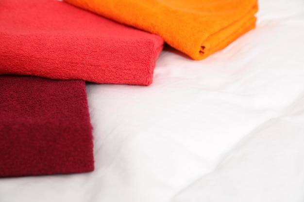 Jakie zalety oferują ręczniki włókninowe w codziennym użytkowaniu?